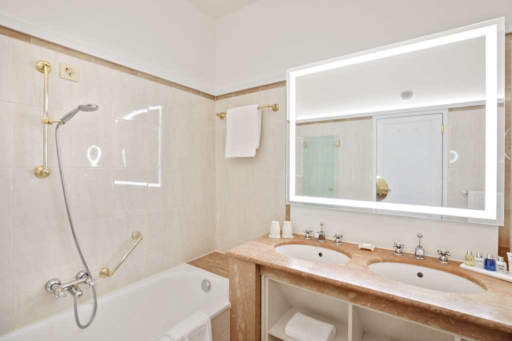 Radisson Blu Hotel Altstadt, Salzburg Salzburgo Quarto foto